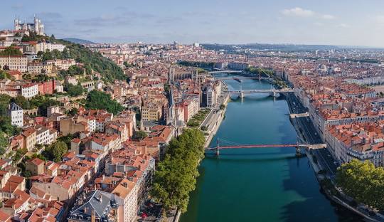Dr. Smile à Lyon : Adresse, Tarifs et RDV dans la Capitale des Gaules